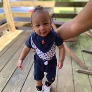 Meet your Posher, Santana